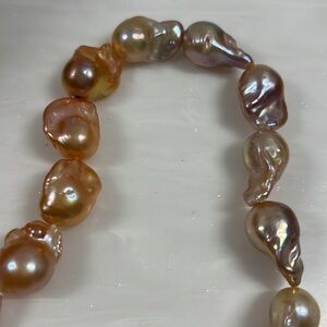 Flameball natural pearl necklace